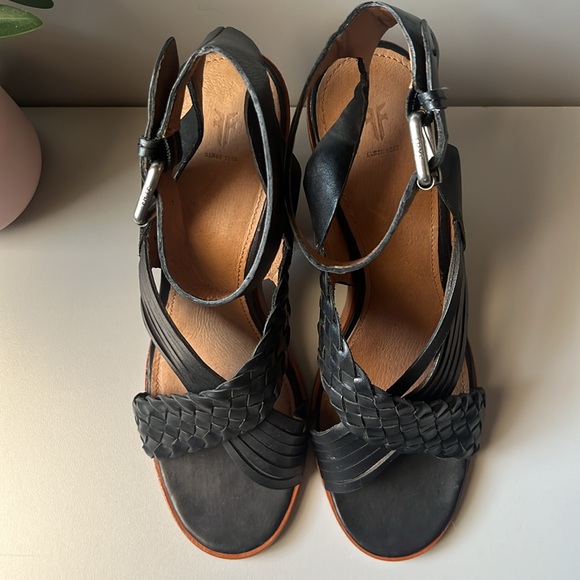 Frye Sara Sandal Heel - Picture 5 of 16